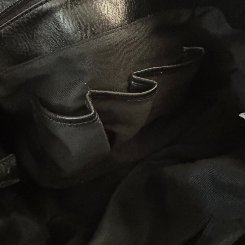 Black and White Purse EUC - Picture 6 of 6